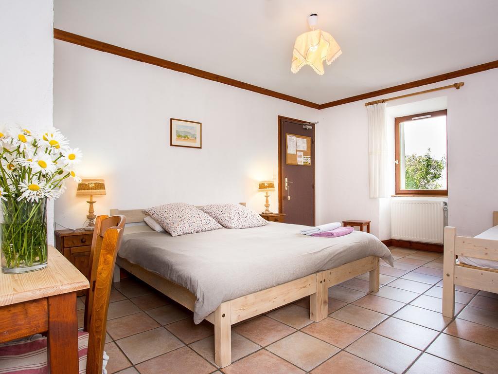 Gite-Auberge De Montvilliers Aime Exterior photo